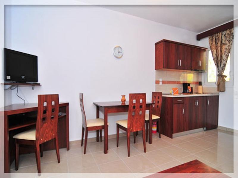 Hotel Emerald Chrisi Ammoudia Exterior foto